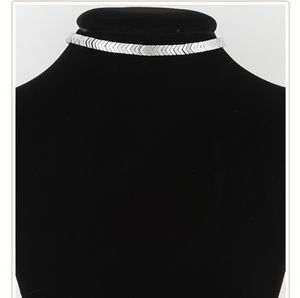 Arrow chocker necklace